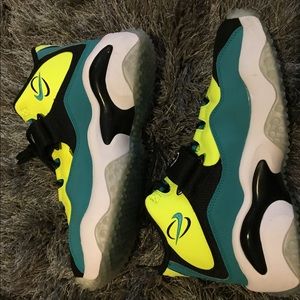 Men’s athletic shoes